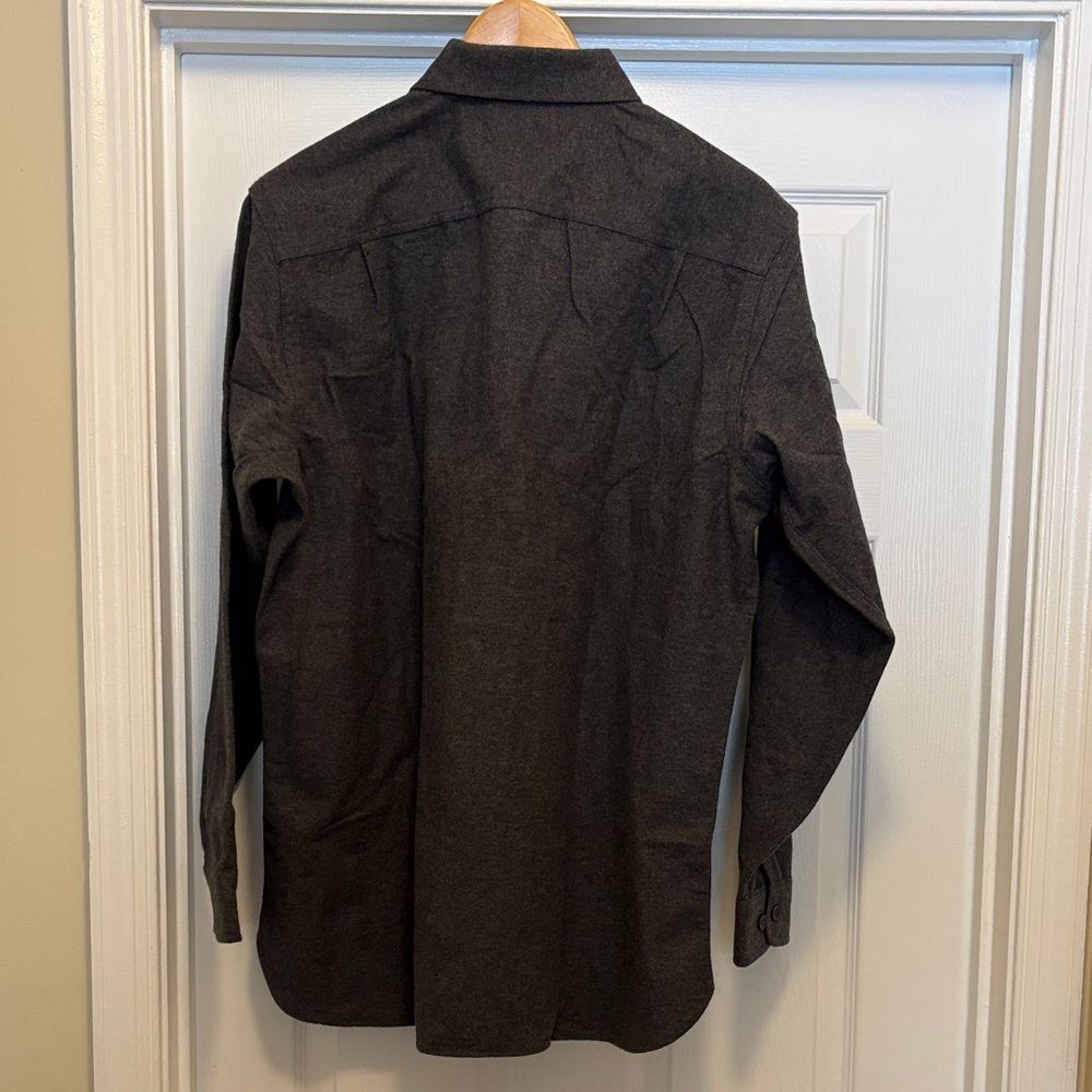 L.L. Bean Men's Chamois Shirt Slightly Fitted - Picture 6 of 8